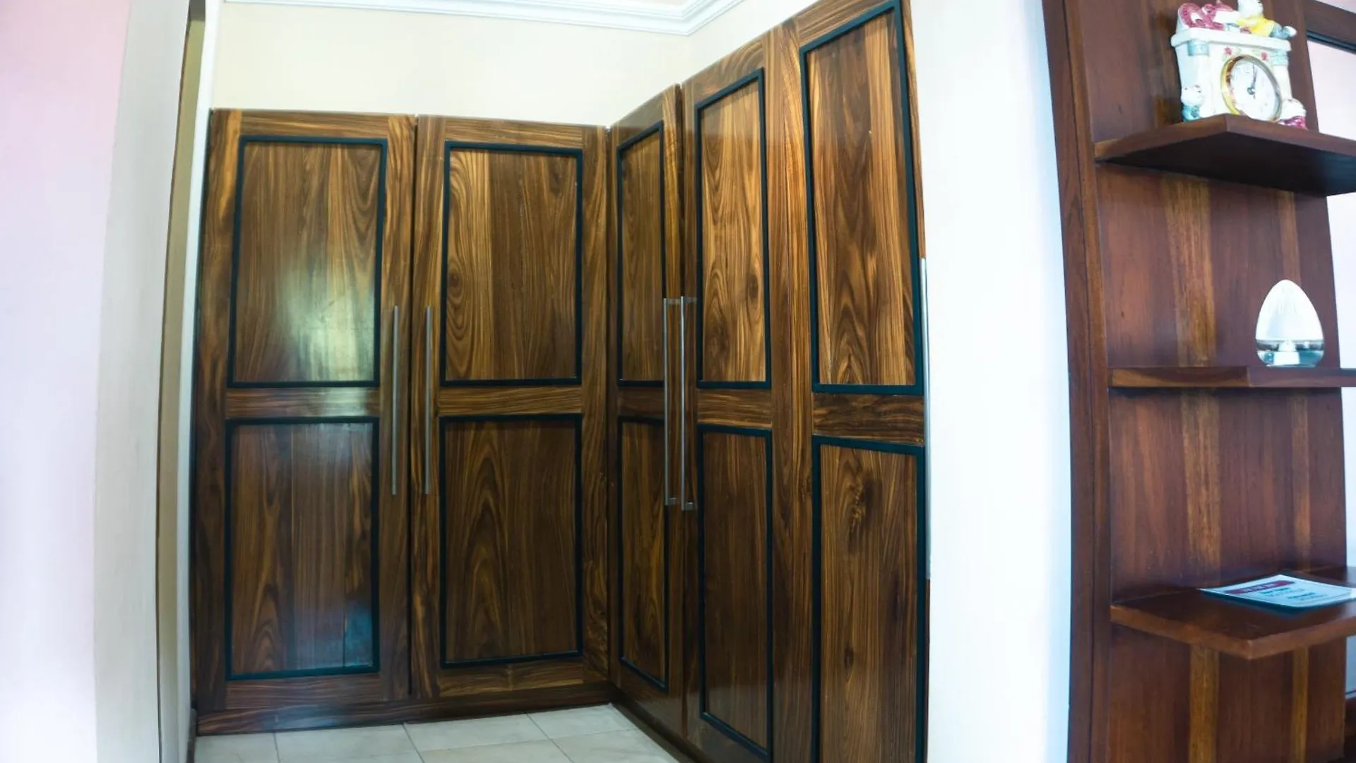 Bigcity Villa - Airport Transit Hotel Katunayaka 4*,